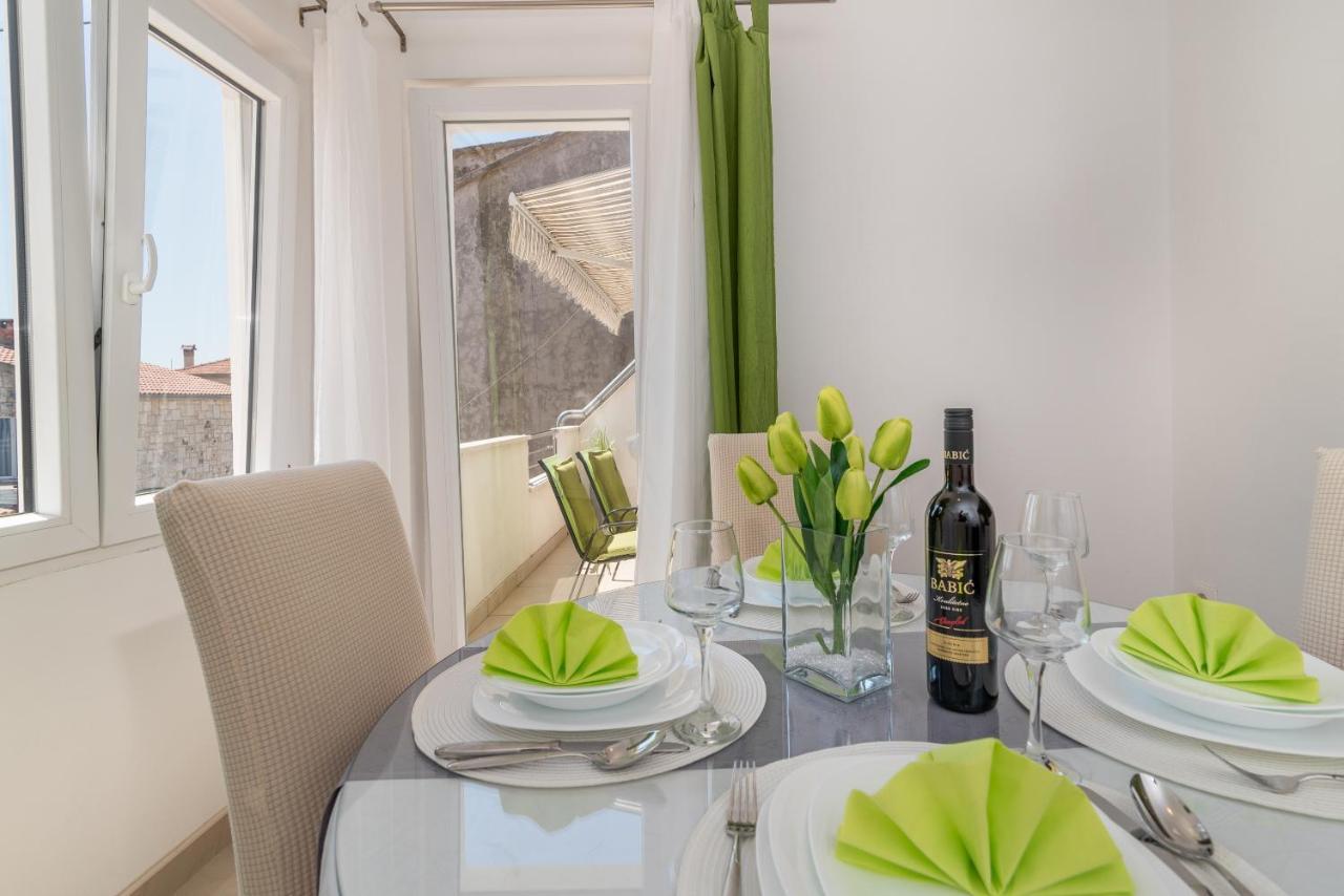 Apartment Roko Трогир Екстериор снимка