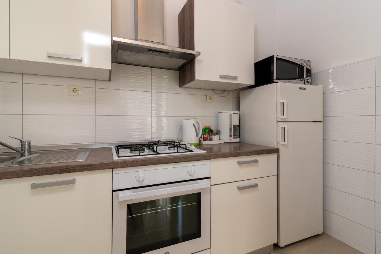 Apartment Roko Трогир Екстериор снимка