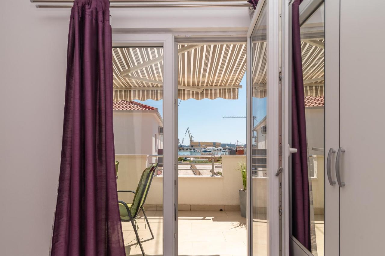 Apartment Roko Трогир Екстериор снимка