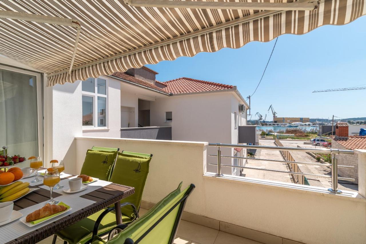Apartment Roko Трогир Екстериор снимка